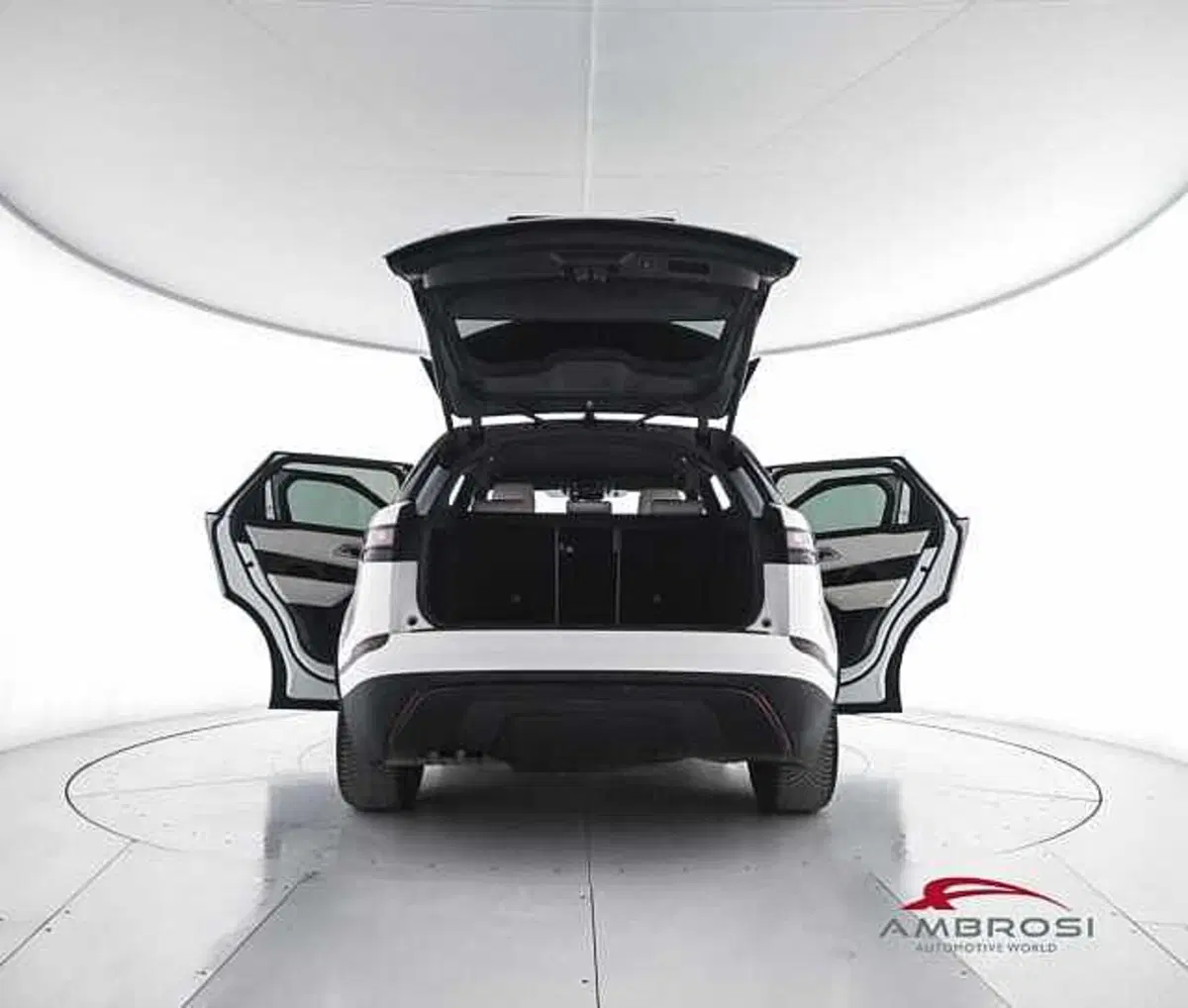 Land Rover Range Rover Velar usata a Viterbo (7)
