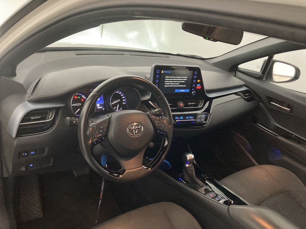 Toyota Toyota C-HR usata a Foggia (11)