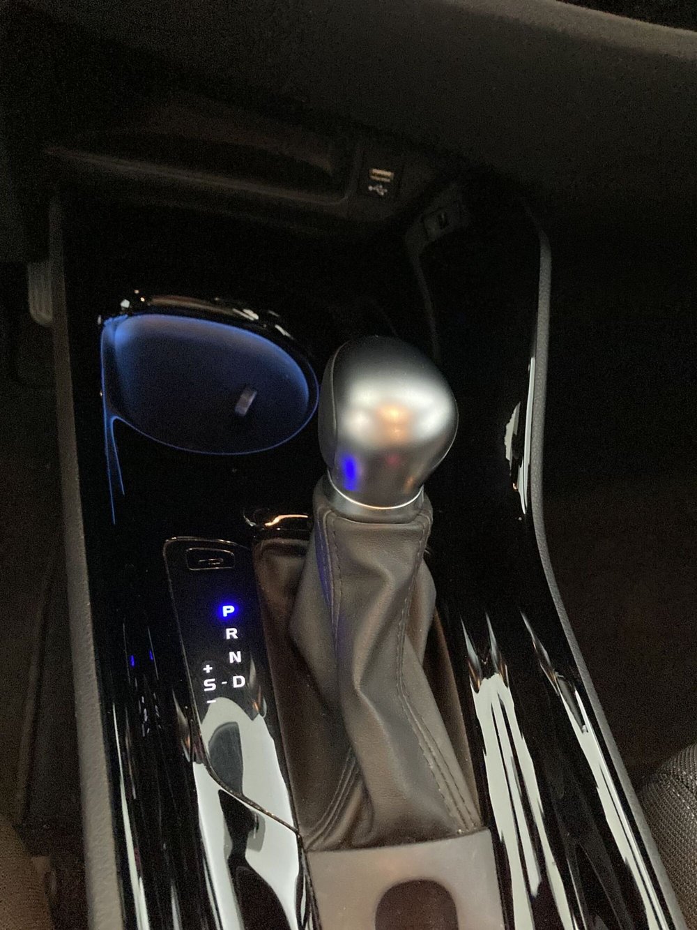 Toyota Toyota C-HR usata a Foggia (16)