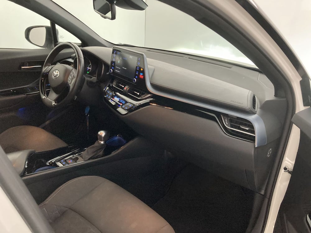 Toyota Toyota C-HR usata a Foggia (18)