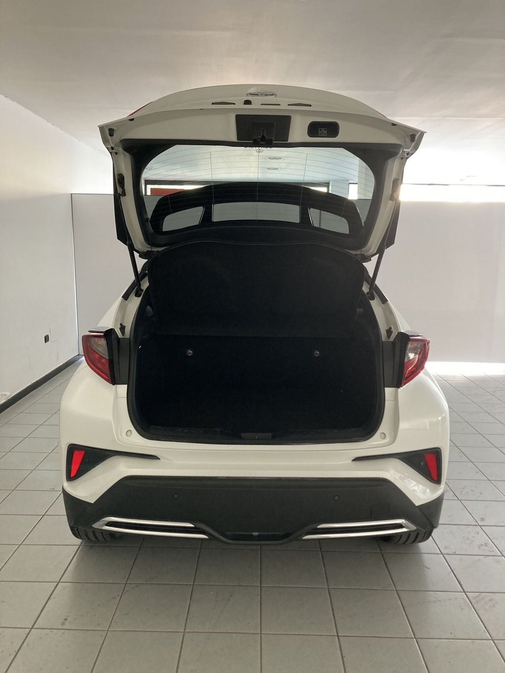 Toyota Toyota C-HR usata a Foggia (7)
