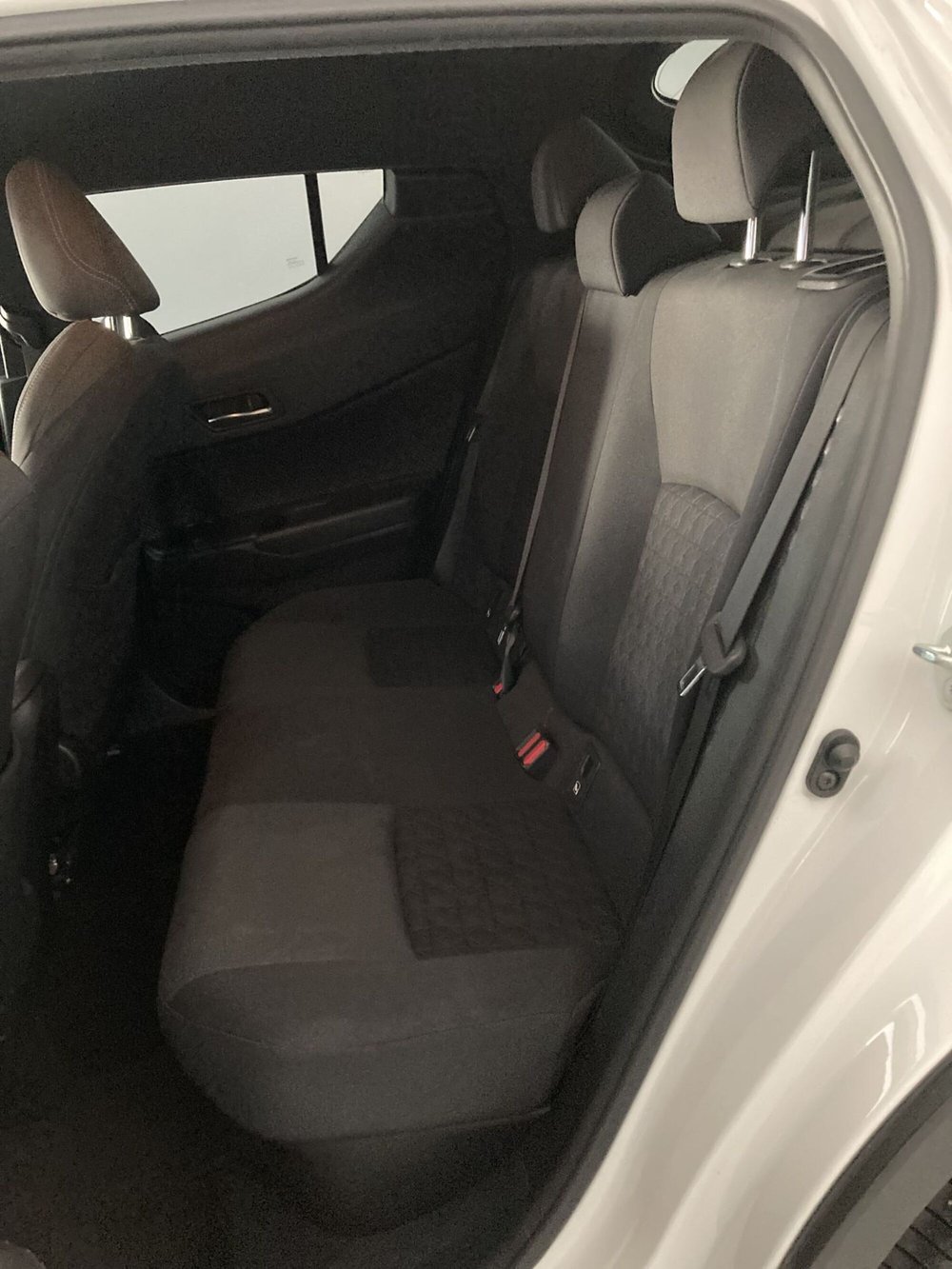 Toyota Toyota C-HR usata a Foggia (8)