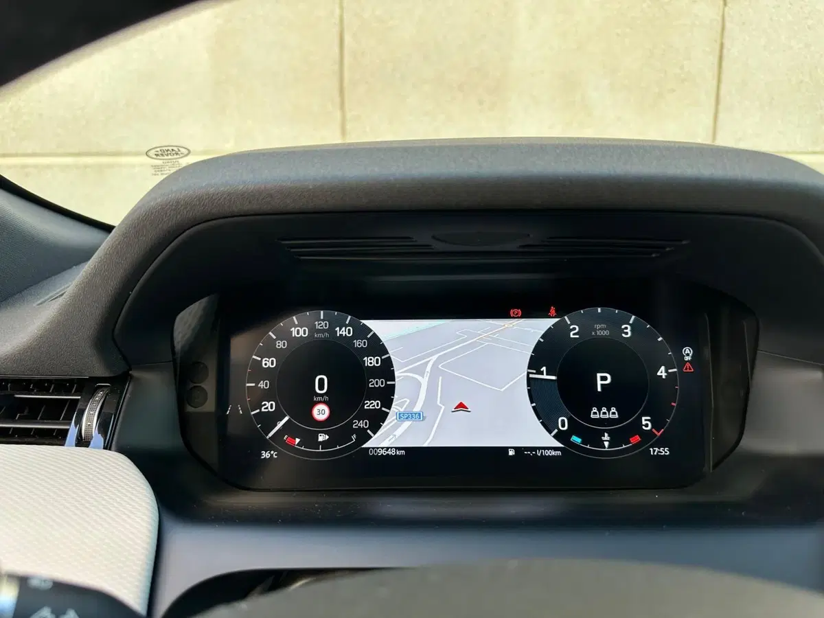 Land Rover Discovery Sport usata a Caserta (11)