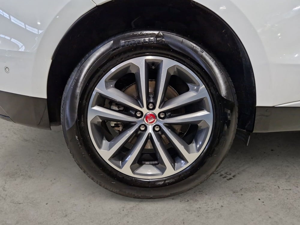 Jaguar F-Pace usata a Livorno (9)