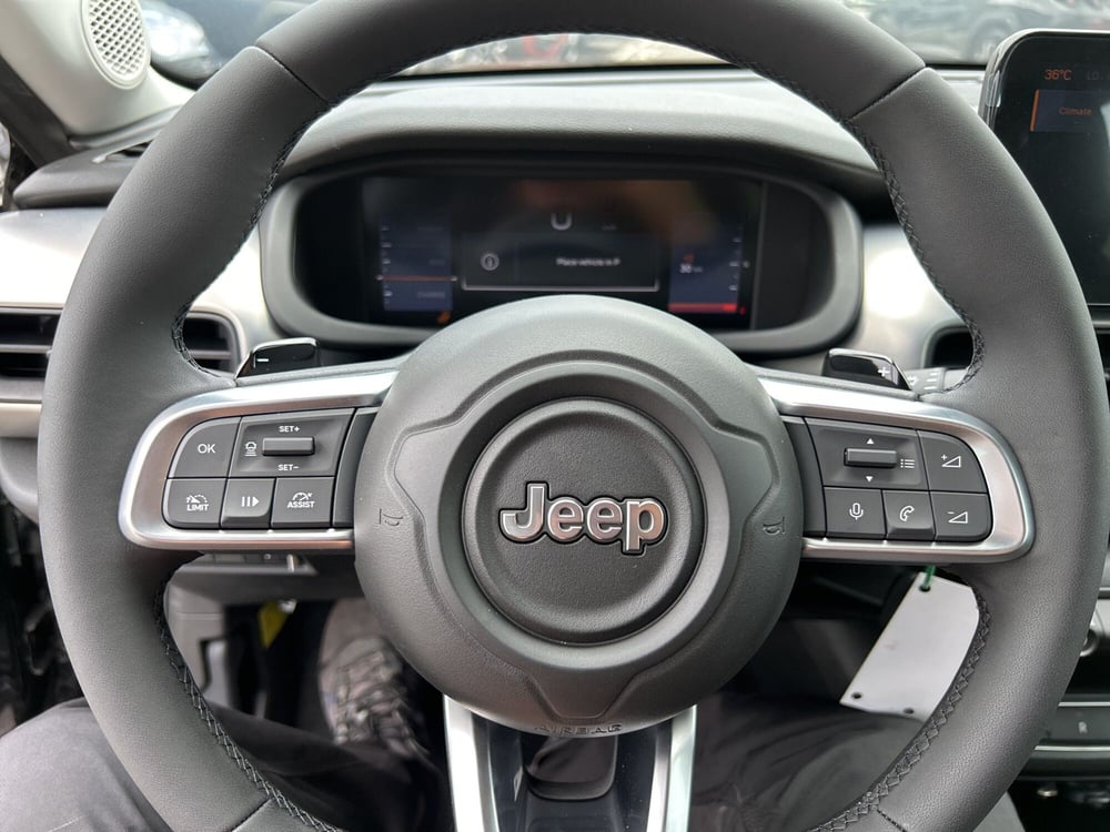 Jeep Avenger nuova a Roma (14)