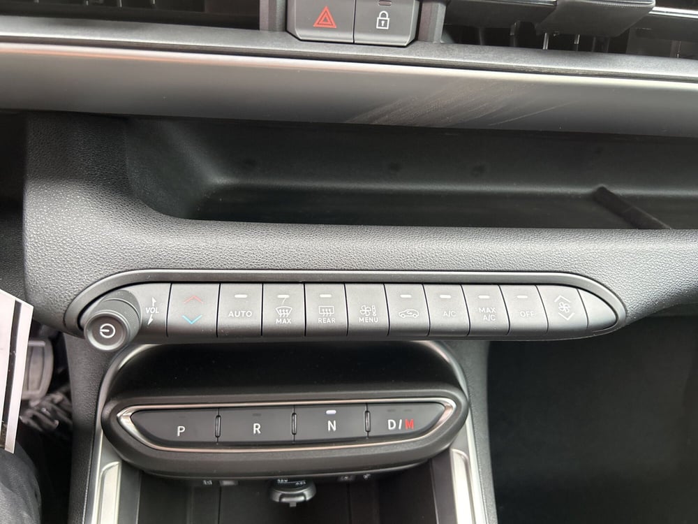Jeep Avenger nuova a Roma (17)