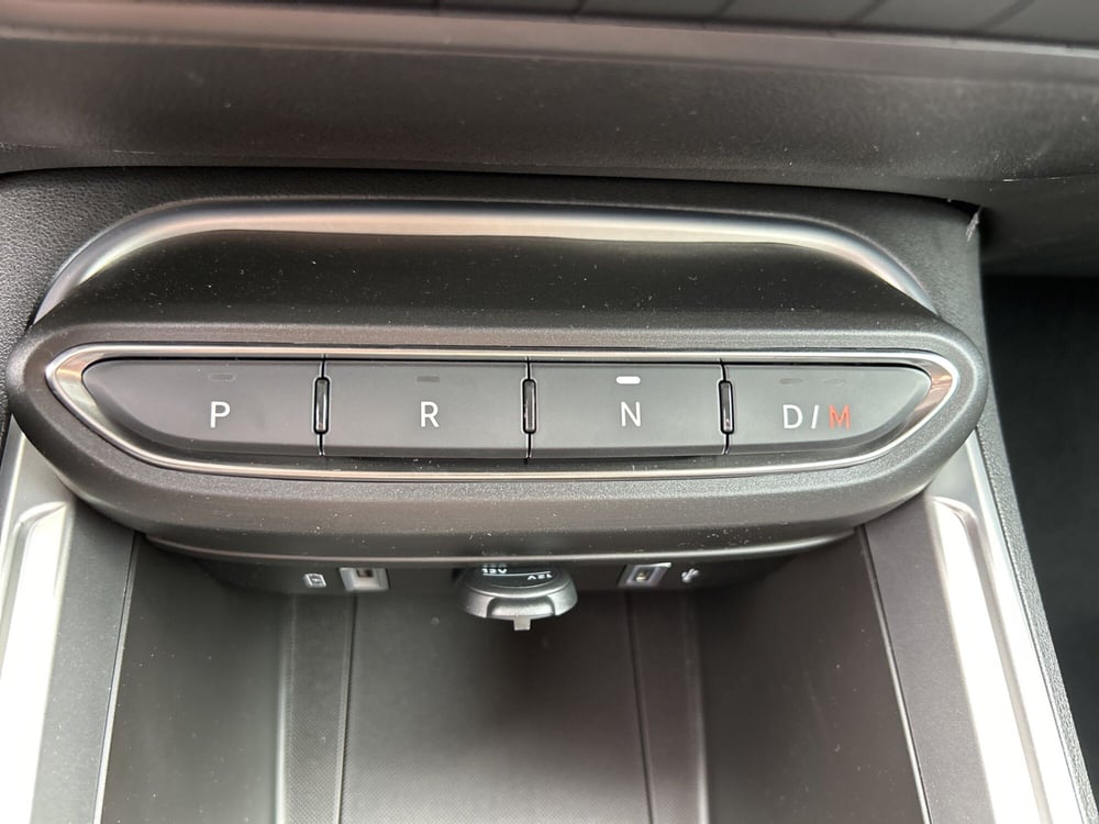 Jeep Avenger nuova a Roma (18)