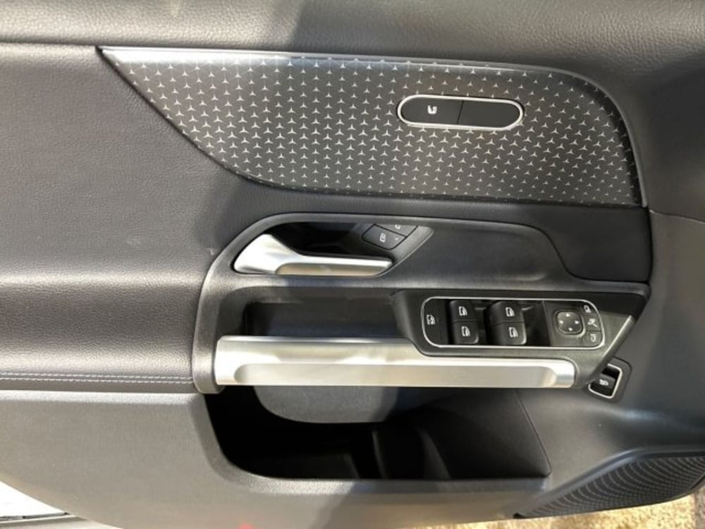 Mercedes-Benz GLB nuova a Bologna (10)