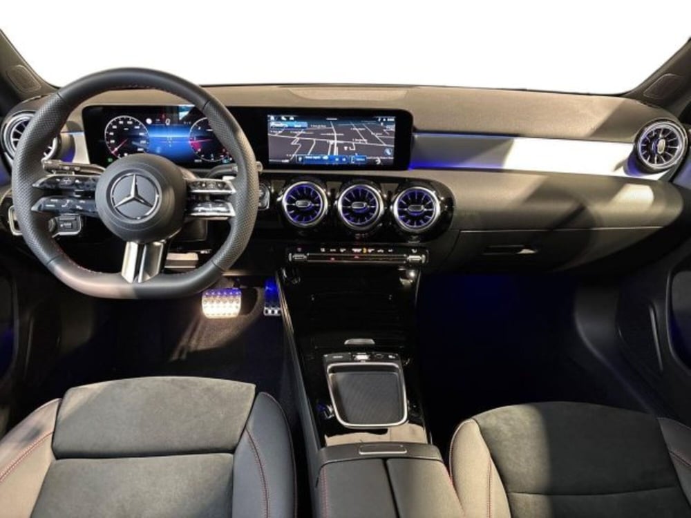 Mercedes-Benz Classe A Sedan nuova a Bologna (13)