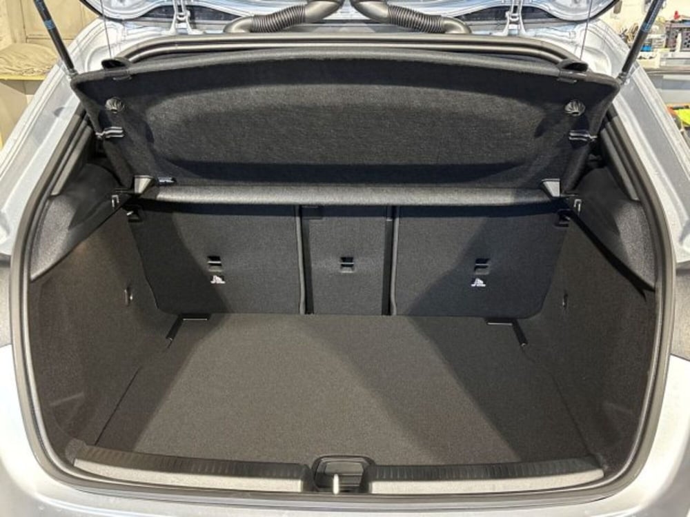 Mercedes-Benz Classe A Sedan nuova a Bologna (7)