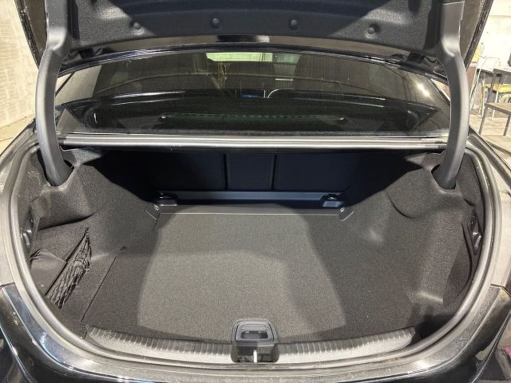 Mercedes-Benz Classe C nuova a Bologna (7)