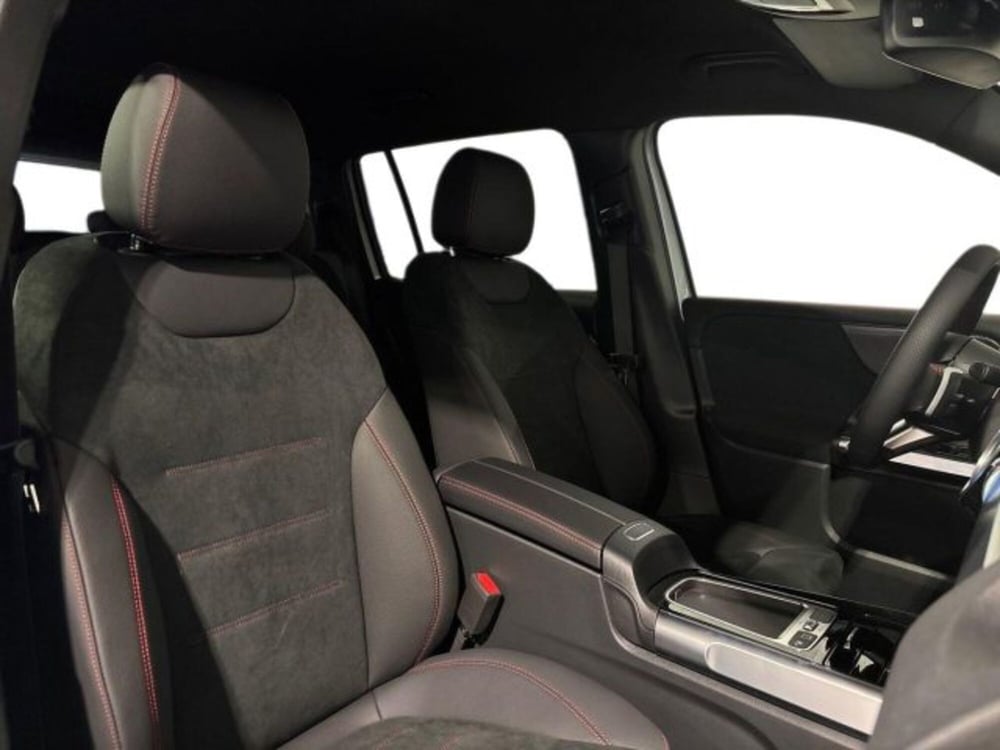 Mercedes-Benz GLB nuova a Bologna (16)