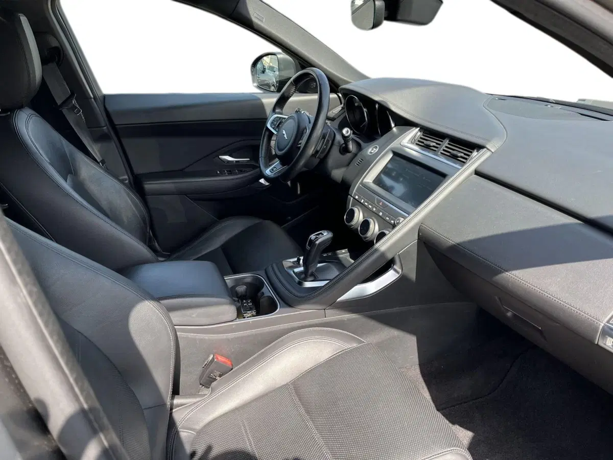 Jaguar E-Pace usata a Catania (2)