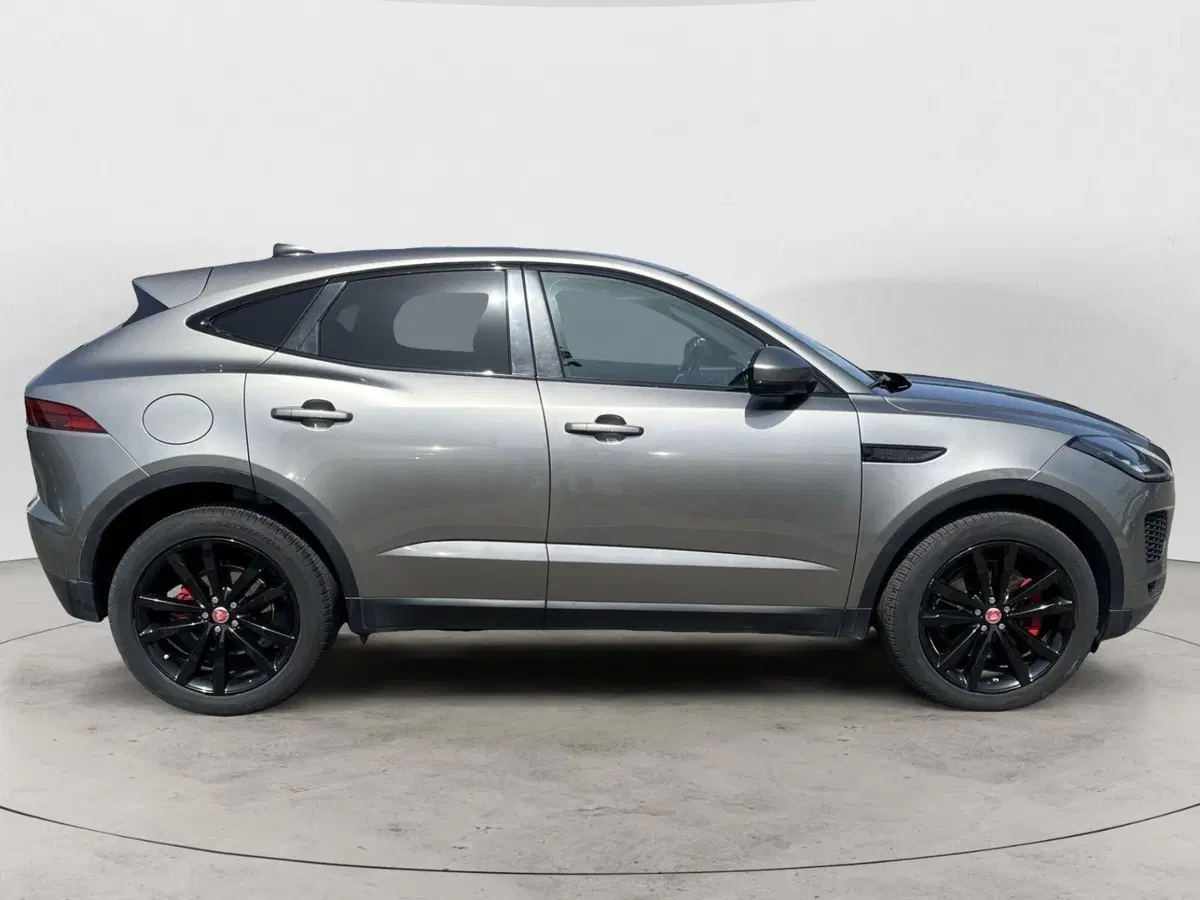 Jaguar E-Pace usata a Catania (5)