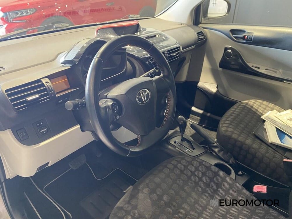 Toyota iQ usata a Bari (13)