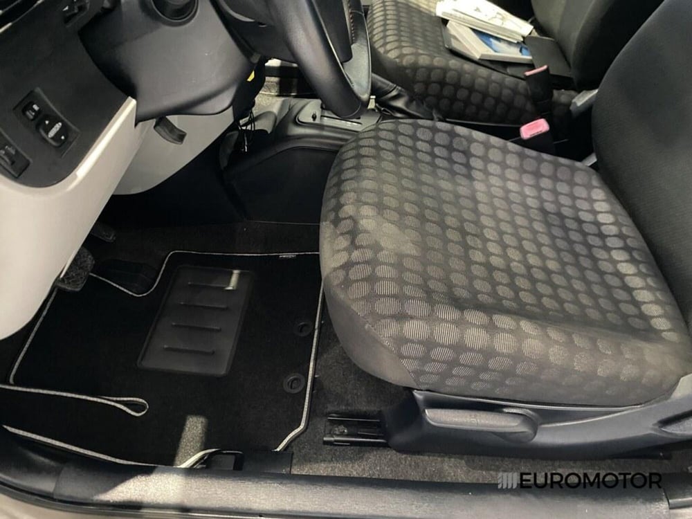 Toyota iQ usata a Bari (14)