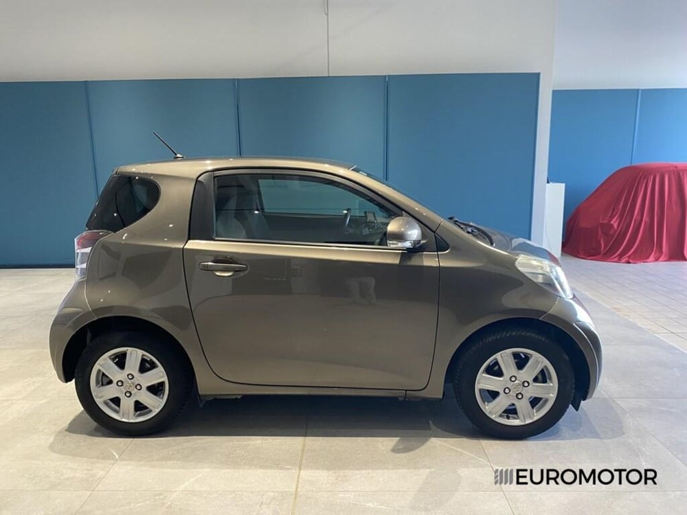 Toyota iQ usata a Bari (5)