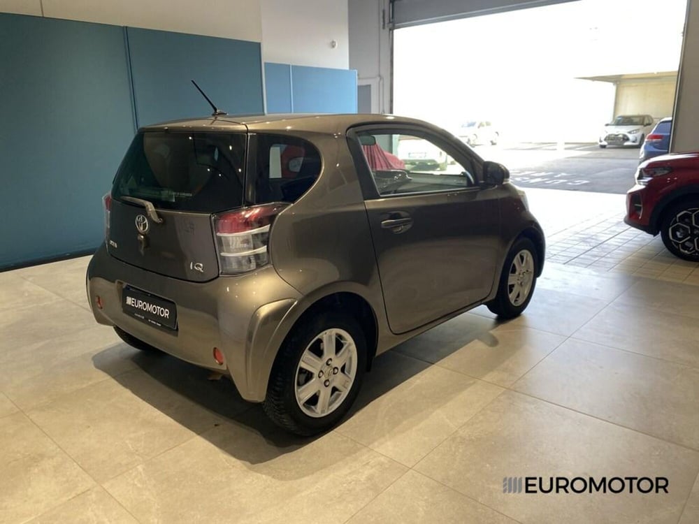 Toyota iQ usata a Bari (6)