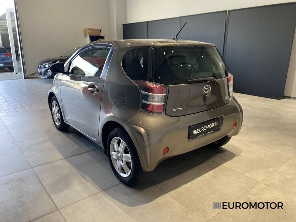 Toyota iQ usata a Bari (8)