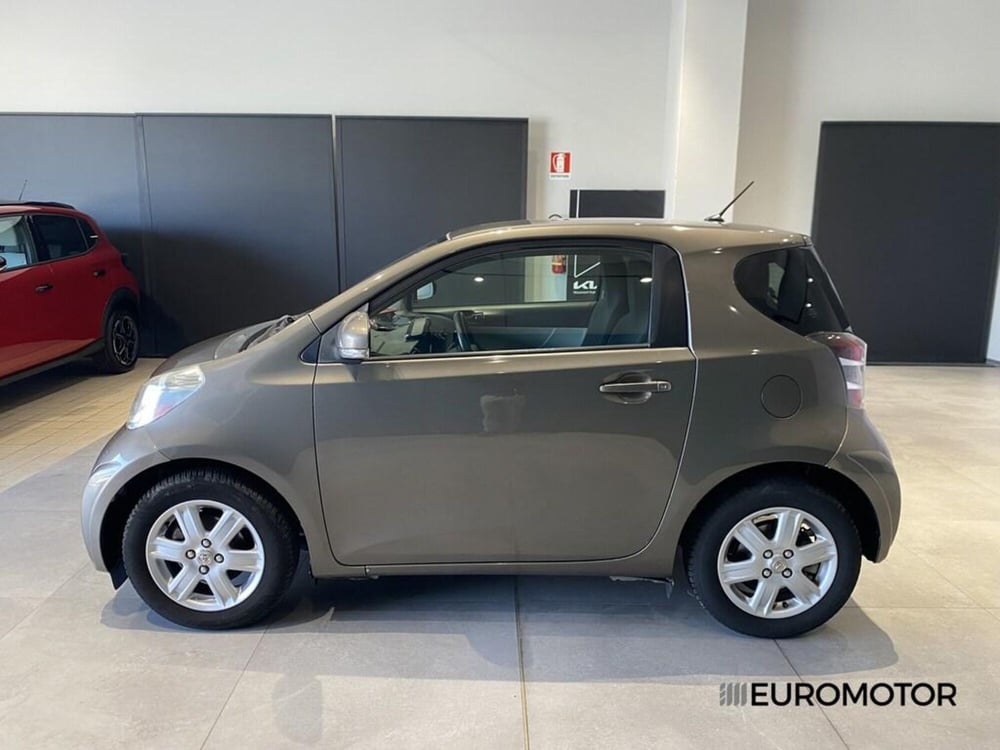 Toyota iQ usata a Bari (9)