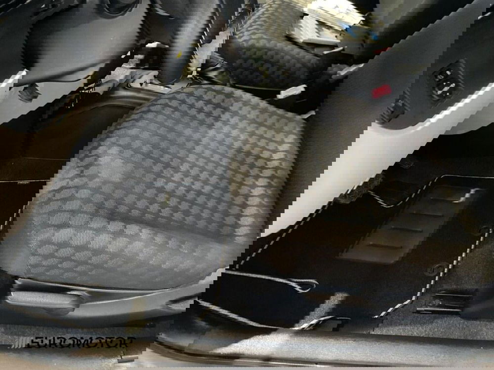 Toyota iQ usata a Bari (14)