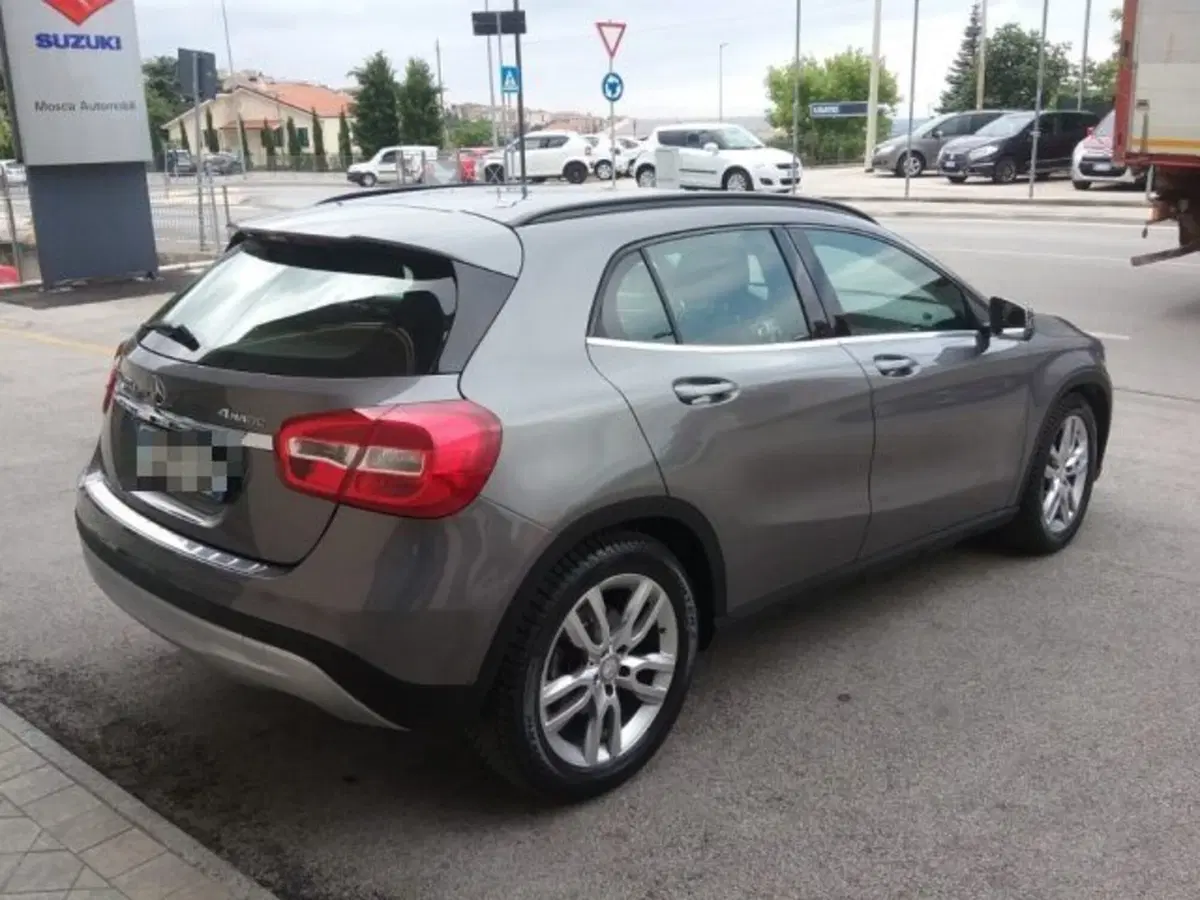 Mercedes-Benz GLA SUV usata a Macerata (4)