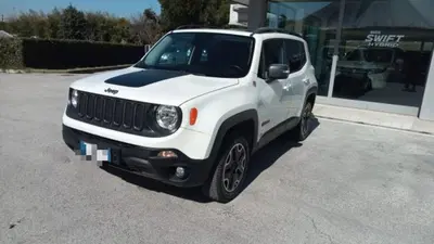 Jeep Renegade 2.0 Mjt 170CV 4WD Active Drive Low Trailhawk del 2015 usata a Recanati