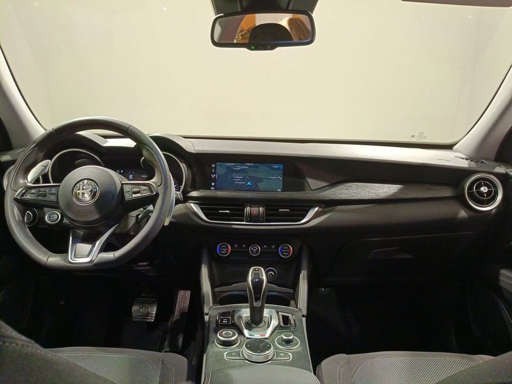 Alfa Romeo Stelvio usata a Macerata (16)