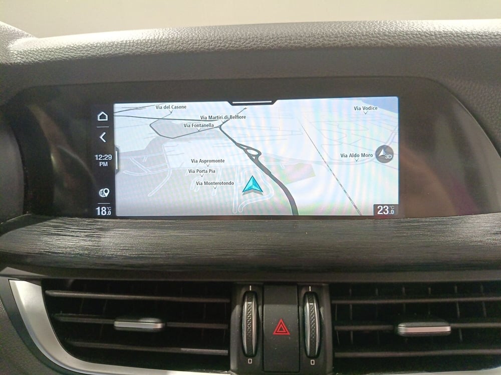 Alfa Romeo Stelvio usata a Macerata (19)