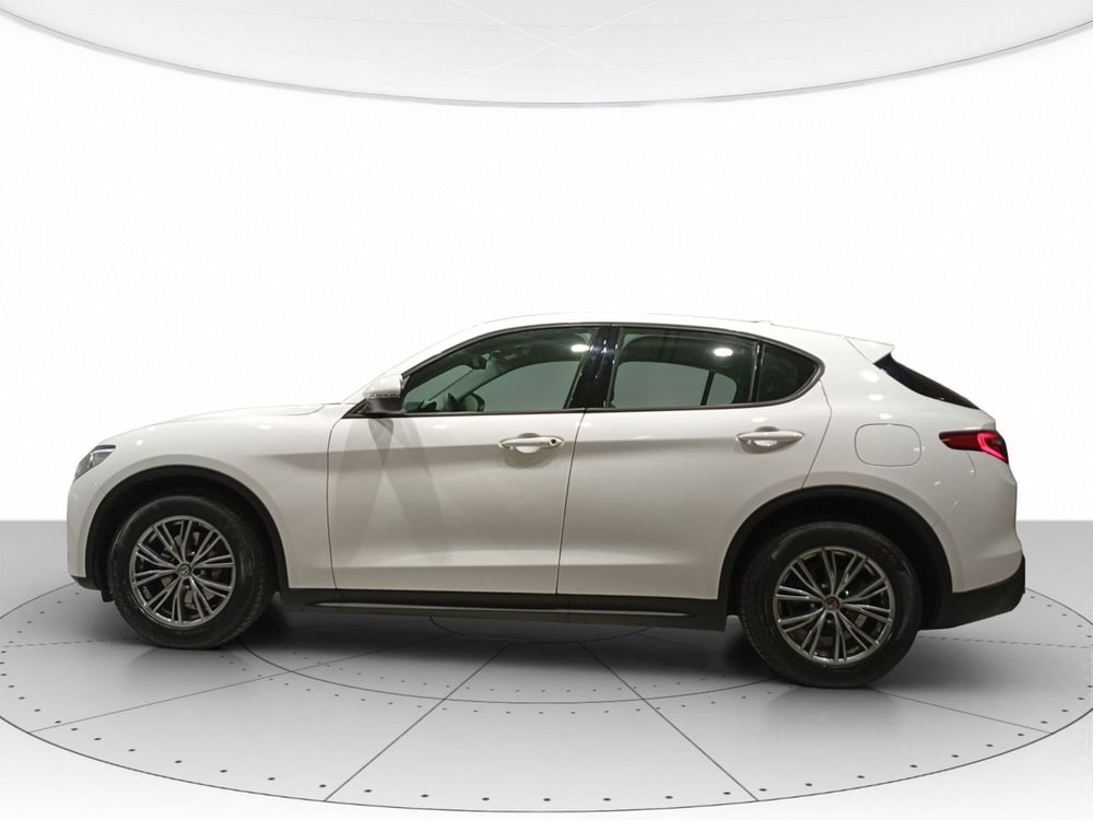 Alfa Romeo Stelvio usata a Macerata (2)