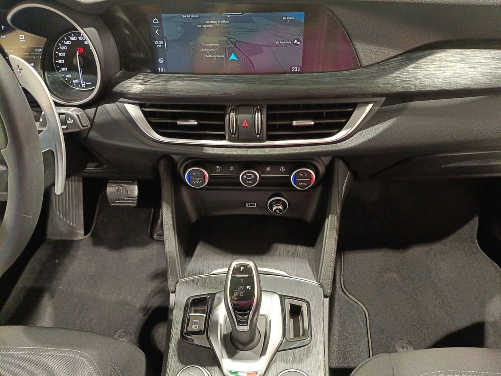 Alfa Romeo Stelvio usata a Macerata (20)
