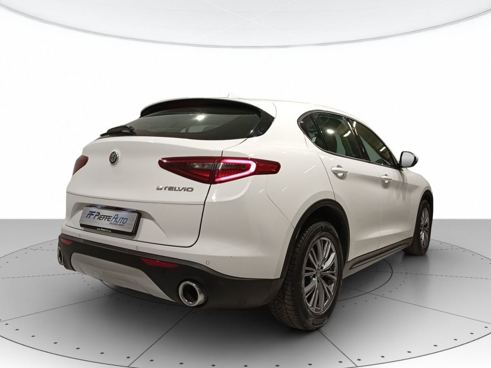 Alfa Romeo Stelvio usata a Macerata (4)