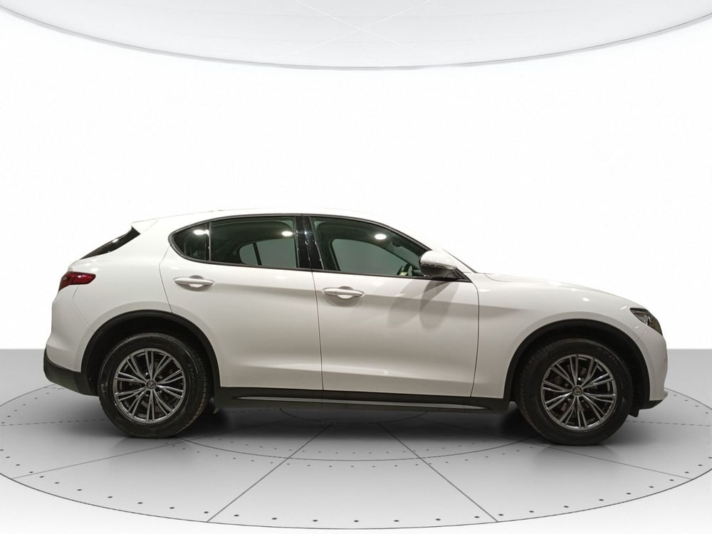 Alfa Romeo Stelvio usata a Macerata (5)