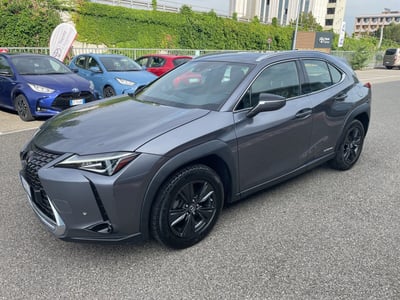 Lexus UX Hybrid 4WD Executive del 2020 usata a Piacenza
