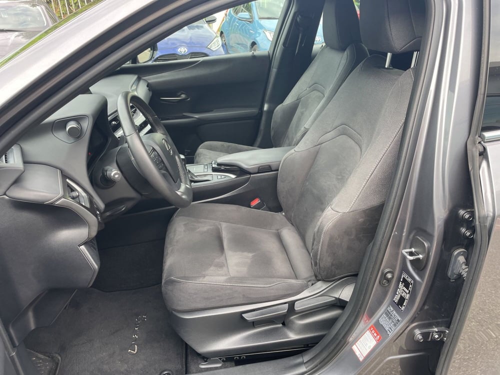 Lexus UX usata a Piacenza (14)
