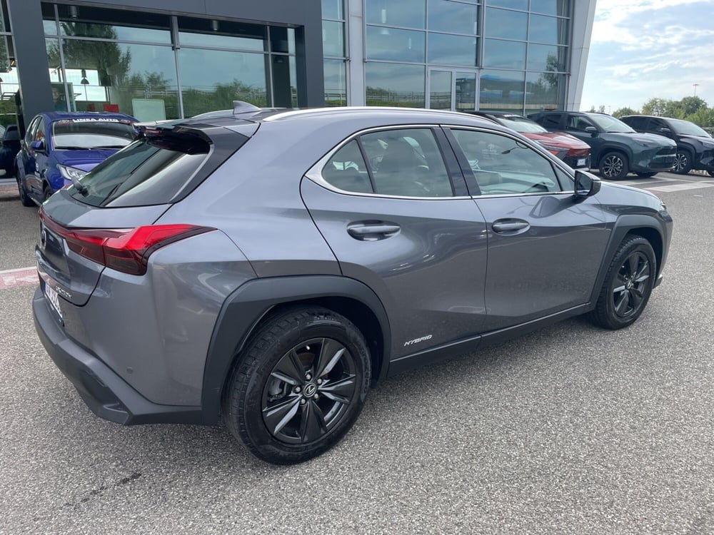 Lexus UX usata a Piacenza (7)
