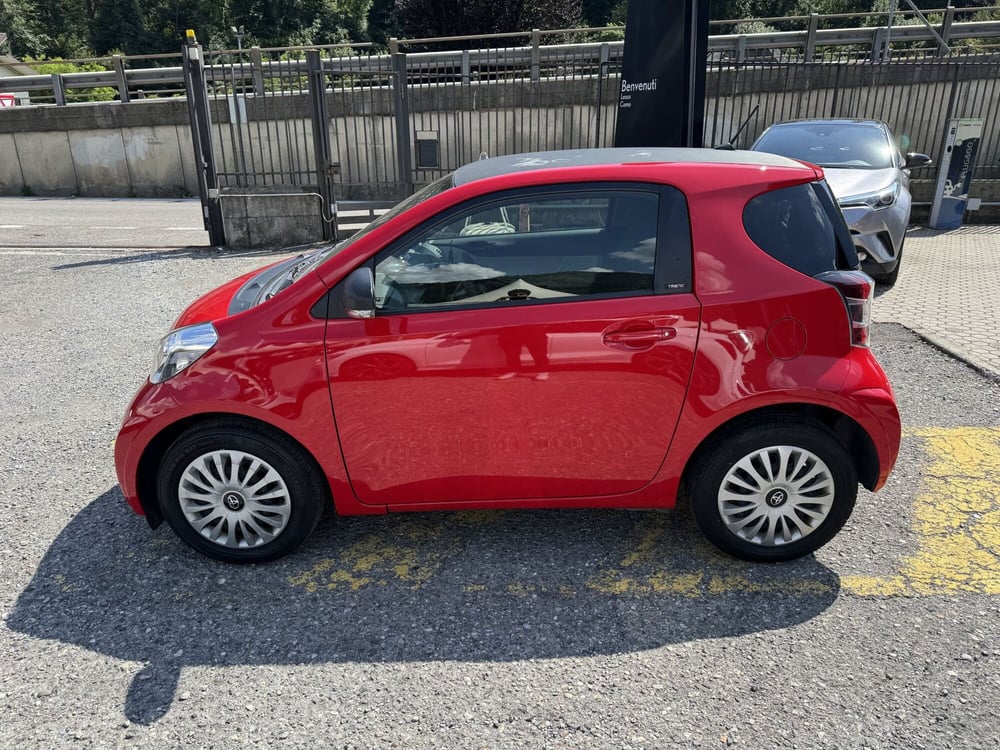 Toyota iQ usata a Como (3)