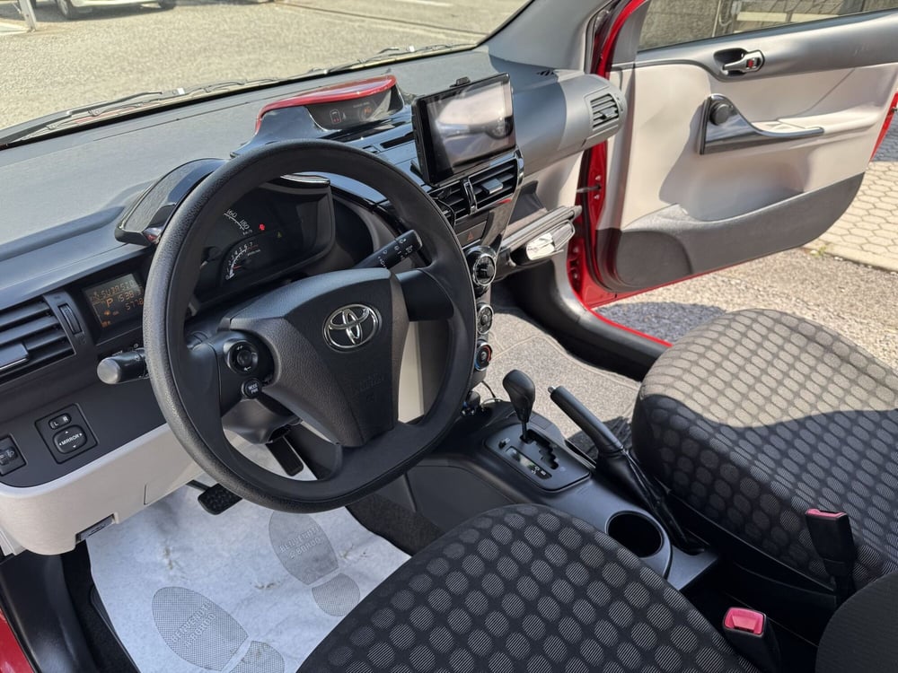 Toyota iQ usata a Como (6)