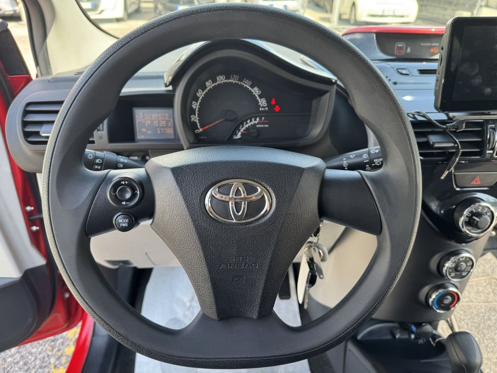 Toyota iQ usata a Como (8)