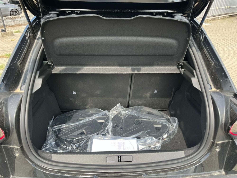 Lancia Ypsilon nuova a Milano (10)