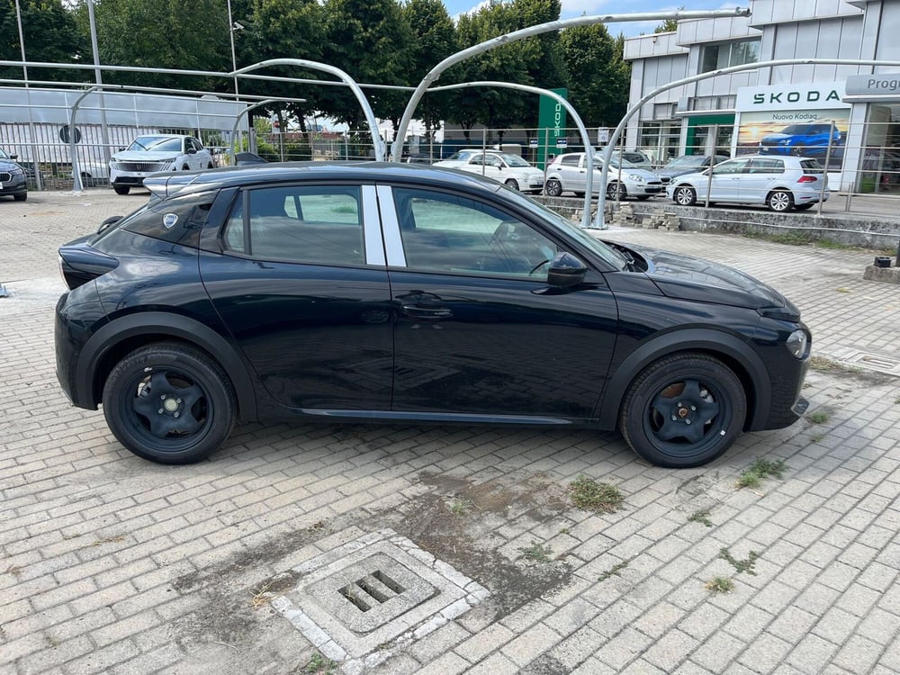 Lancia Ypsilon nuova a Milano (5)