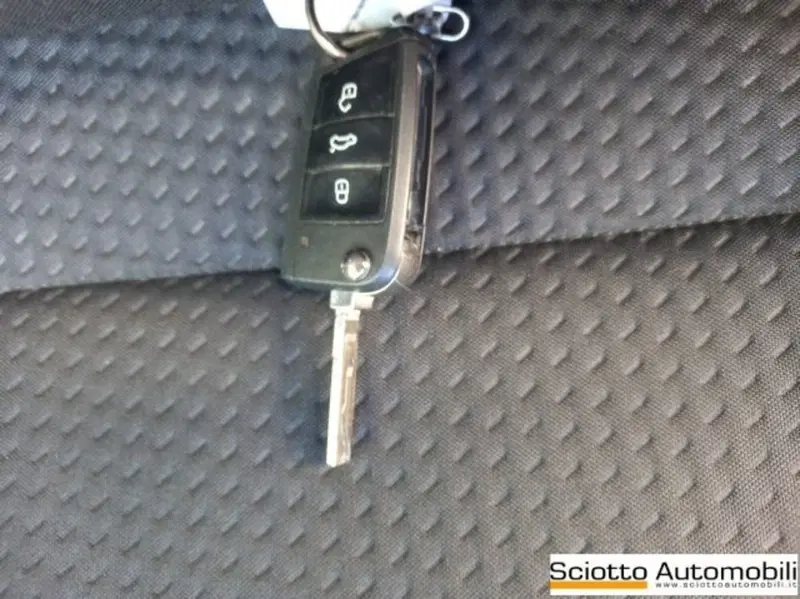 Volkswagen Taigo usata a Messina (19)