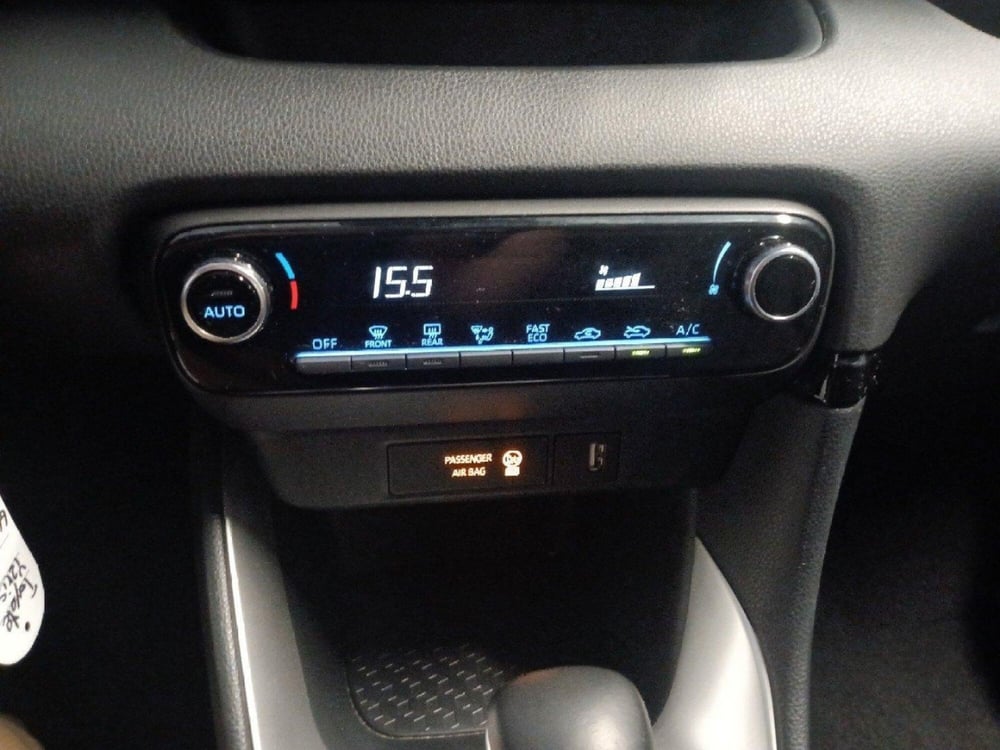 Toyota Yaris usata a Milano (15)