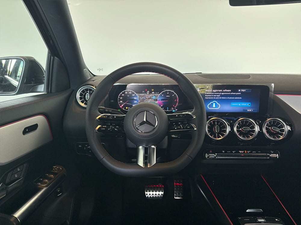 Mercedes-Benz GLA SUV nuova a Bergamo (10)