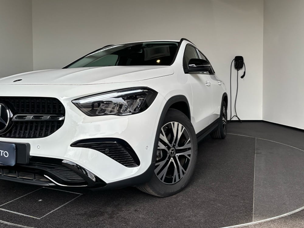 Mercedes-Benz GLA SUV nuova a Bergamo (13)