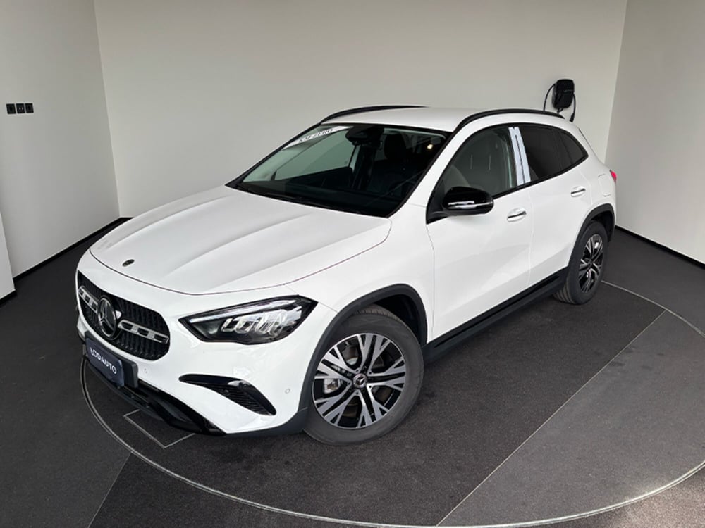Mercedes-Benz GLA SUV nuova a Bergamo (2)