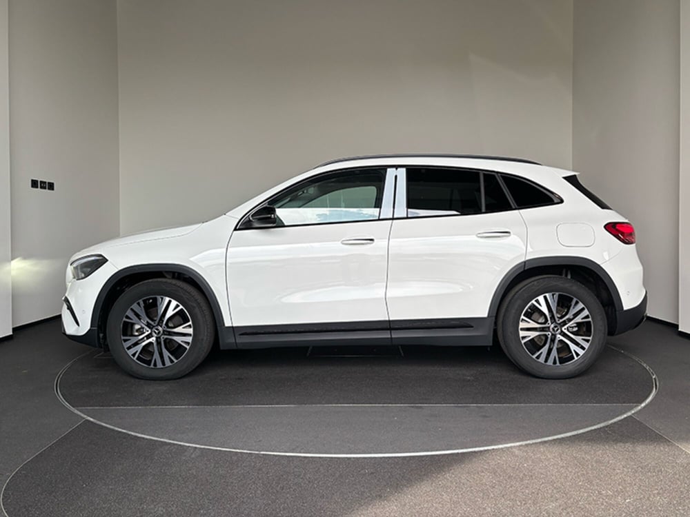Mercedes-Benz GLA SUV nuova a Bergamo (5)