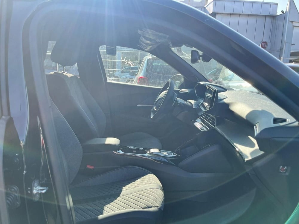 Peugeot 2008 usata a Milano (11)