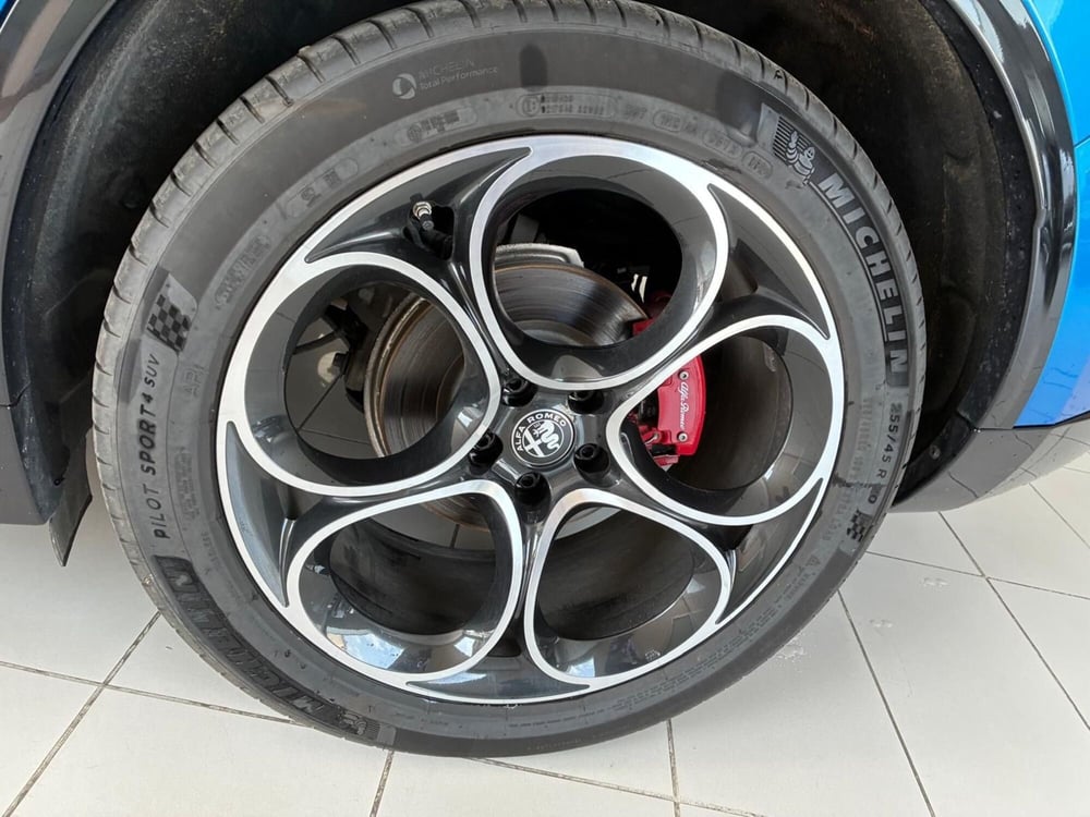 Alfa Romeo Stelvio usata a Milano (10)