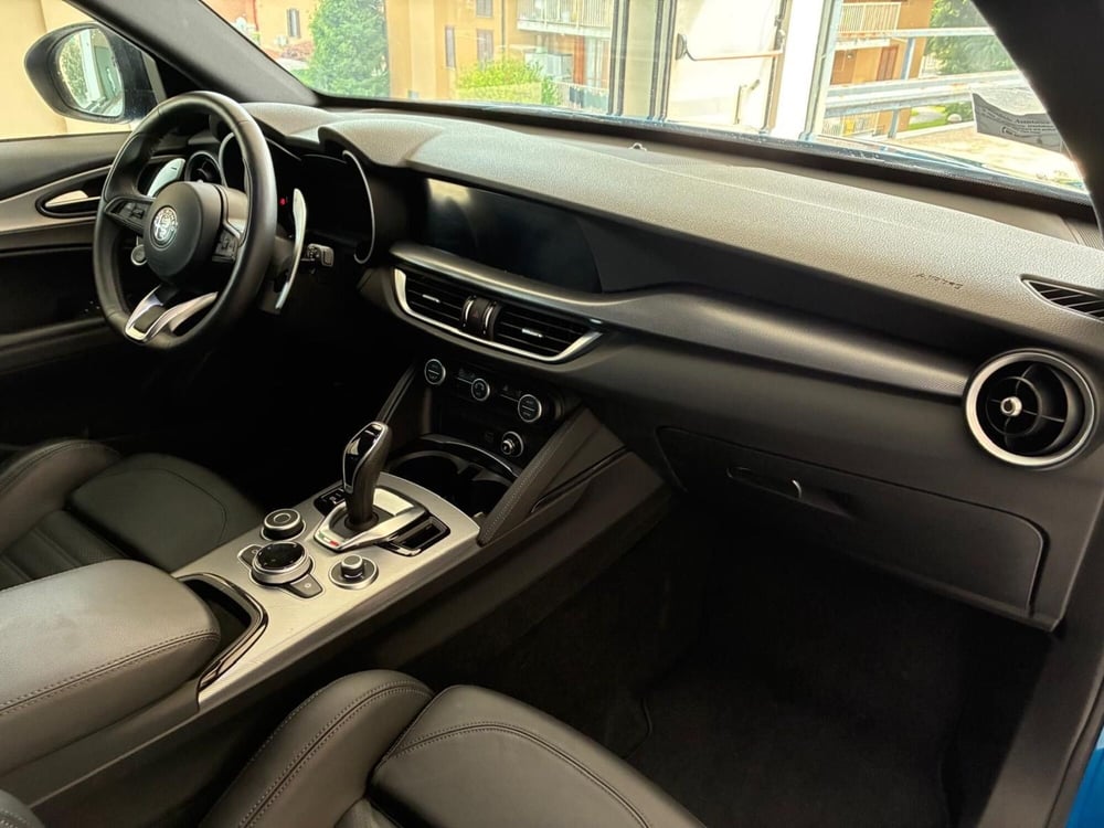 Alfa Romeo Stelvio usata a Milano (11)